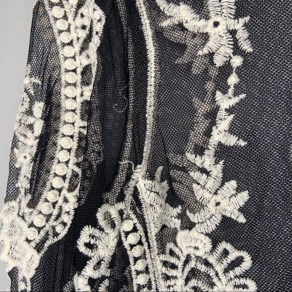 Long Sleeve Lace Blouse Top - Picture 9 of 9